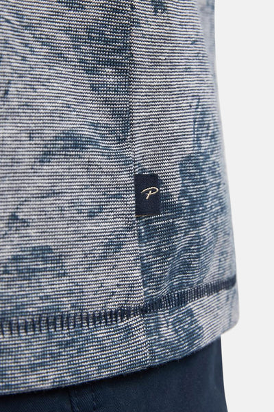 Korte mouw T-shirt van Petrol Industries®, textuur motief, logo detail op de zijkant.