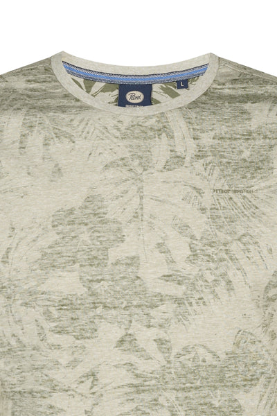 Groen T-shirt met korte mouwen van Petrol Industries, met bladerpatroon, geweven textuur.