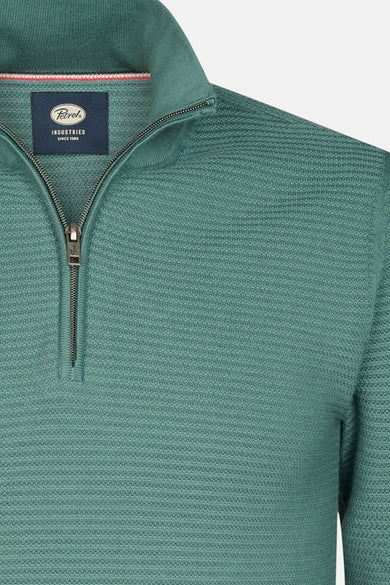 Pull vert chiné à col zippé de Petrol Industries, avec motif texturé.