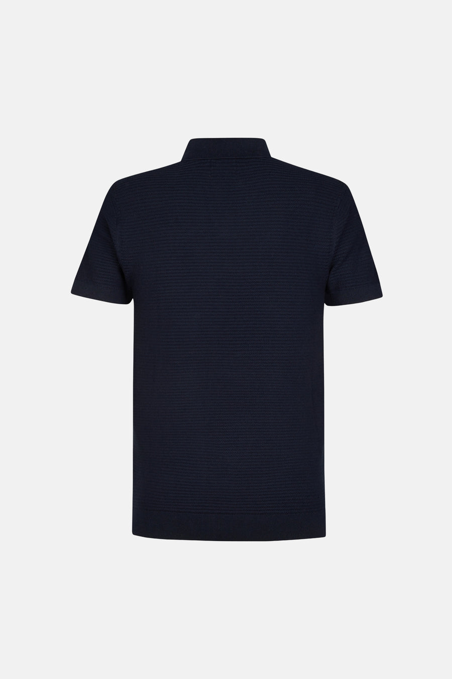 Petrol Industries® marineblauwe polo met subtiele horizontale patroontextuur.