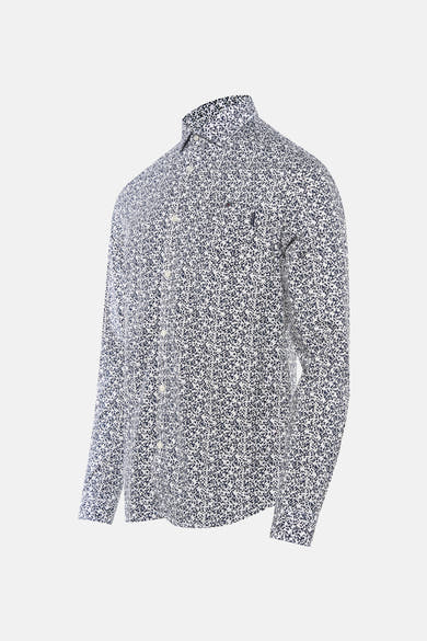 Multikleuren overhemd met lange mouwen van Petrol Industries met abstract geometrisch patroon op een witte achtergrond.