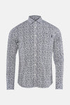 Multikleuren overhemd met lange mouwen van Petrol Industries®, subtiele geometrische print op een witte achtergrond.