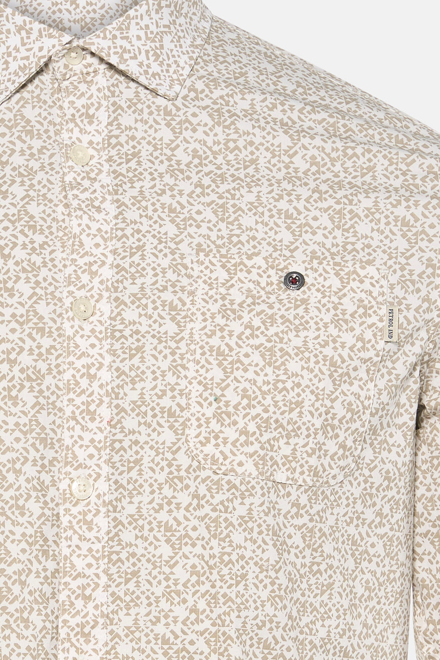 Beige overhemd met lange mouwen van Petrol Industries®, met geometrisch patroon, met borstzak.