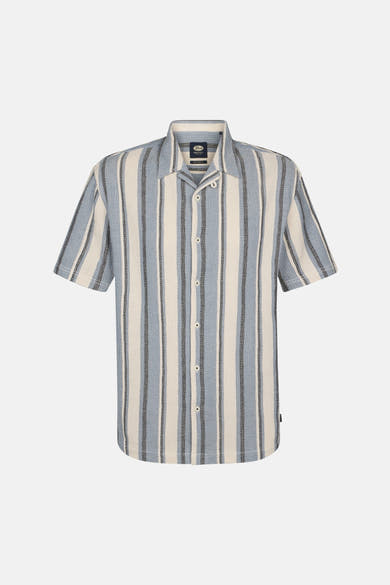 Chemise à manches courtes bleue à rayures, par Petrol Industries®, avec une texture tissée et des boutons blancs.
