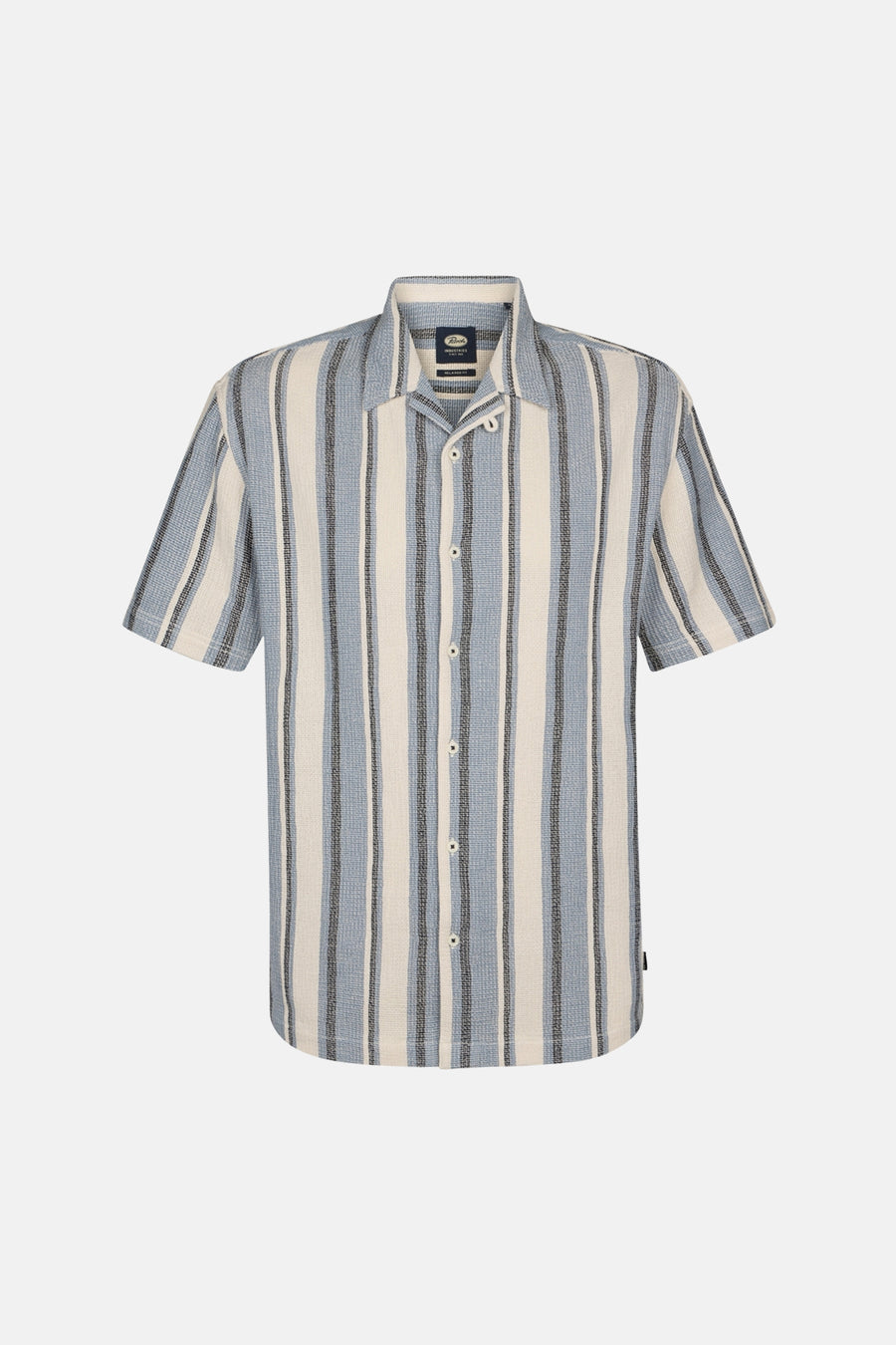 Chemise à manches courtes bleue à rayures, par Petrol Industries®, avec une texture tissée et des boutons blancs.
