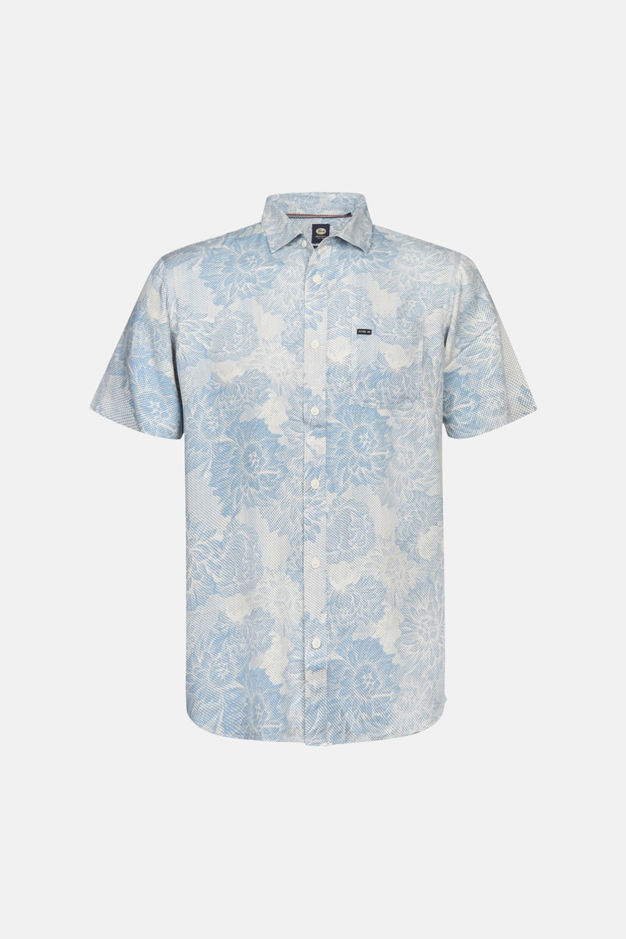 Blauwe blouse met korte mouwen van Petrol Industries® met wit, getextureerd bloemenpatroon en knoopsluiting.