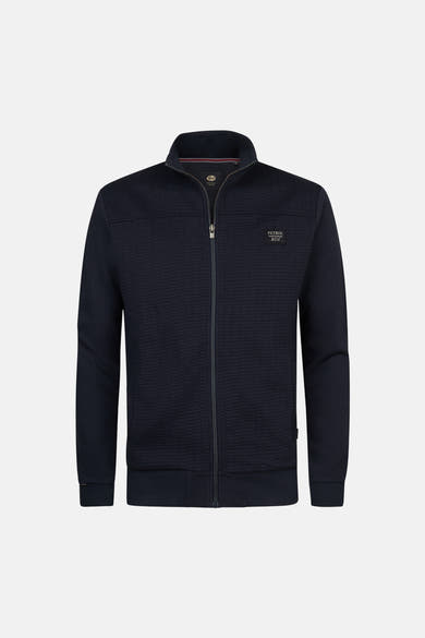 Blauwe sweater met opstaande kraag van Petrol Industries, met een chevronpatroon textuur en een ritssluiting aan de voorkant.