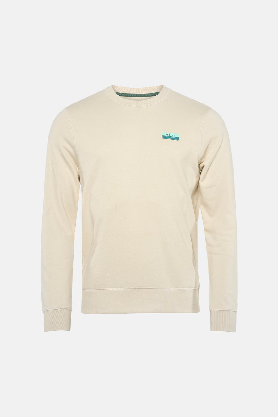 Sweat-shirt écru Petrol Industries, avec un petit logo rectangulaire sur la poitrine.