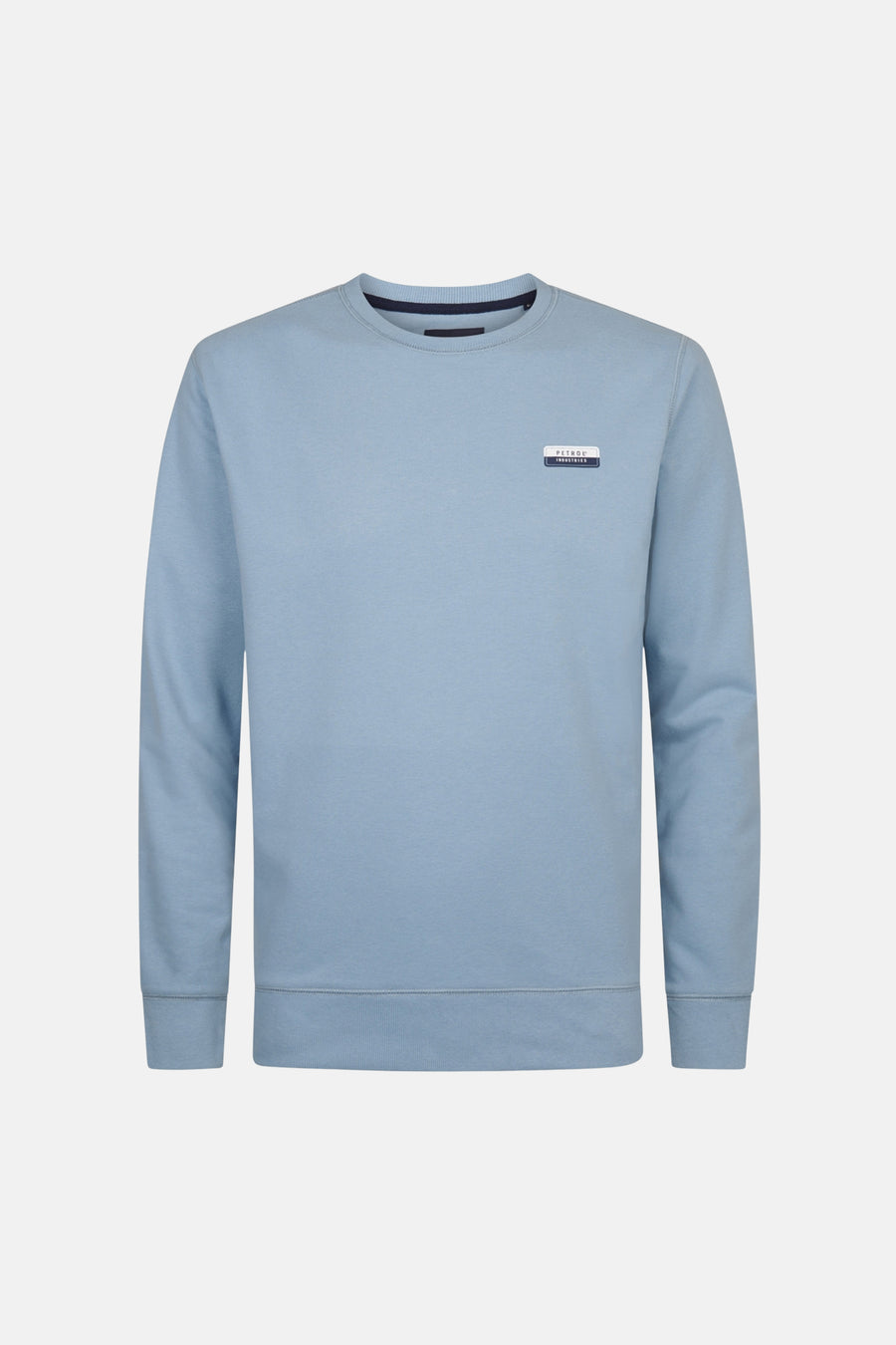 Sweat bleu de Petrol Industries, avec un logo discret sur la poitrine.