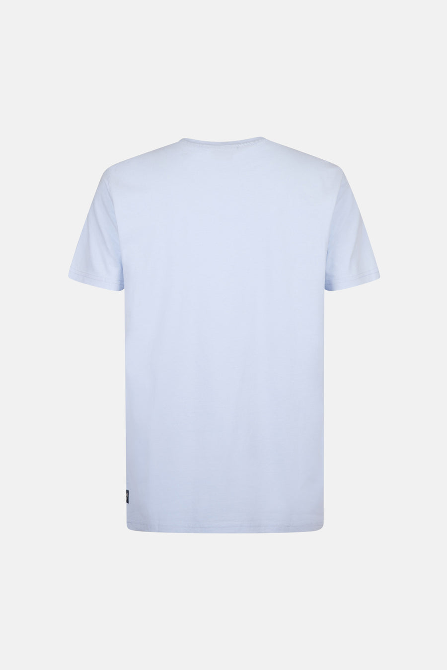 T-shirt à manches courtes bleu de Petrol Industries, avec une petite étiquette noire sur le côté.
