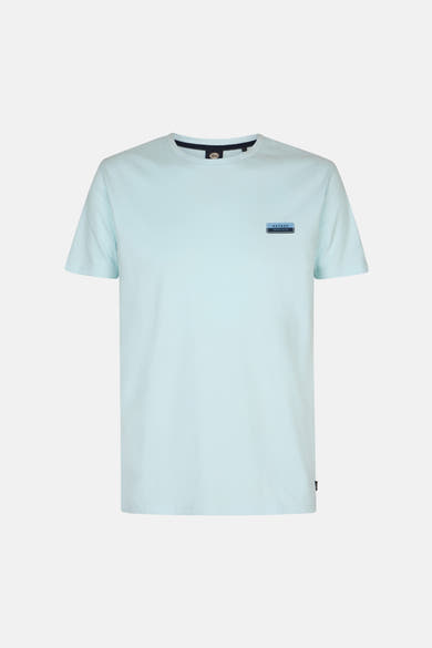 T-shirt à manches courtes vert clair de Petrol Industries, avec un écusson logo sur la poitrine.