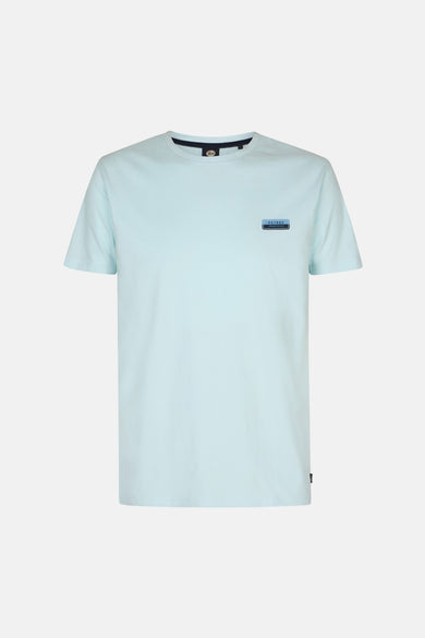 T-shirt à manches courtes vert clair de Petrol Industries, avec un écusson logo sur la poitrine.