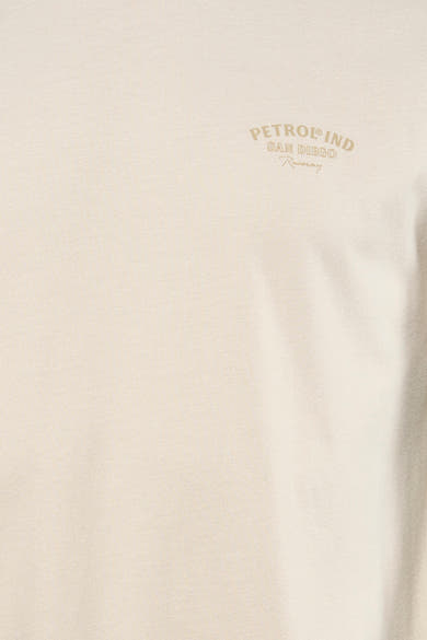 Ecru T-shirt met korte mouwen van Petrol Industries®, met een klein logo op de voorkant.