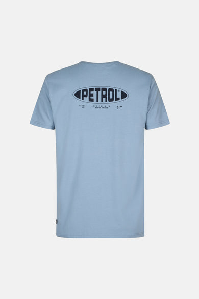 Blauw T-shirt met korte mouwen van Petrol Industries, met een groot logo op de rug gedrukt.