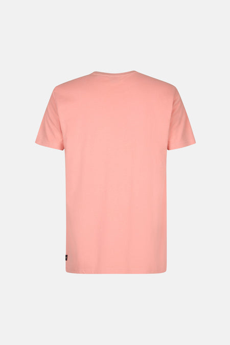 T-shirt à manches courtes rose de Petrol Industries, vue arrière, avec une petite étiquette noire en bas.