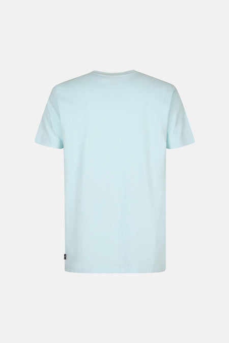 Blauw T-shirt met korte mouwen van Petrol Industries, achterkant, met een klein zwart label aan de onderkant.