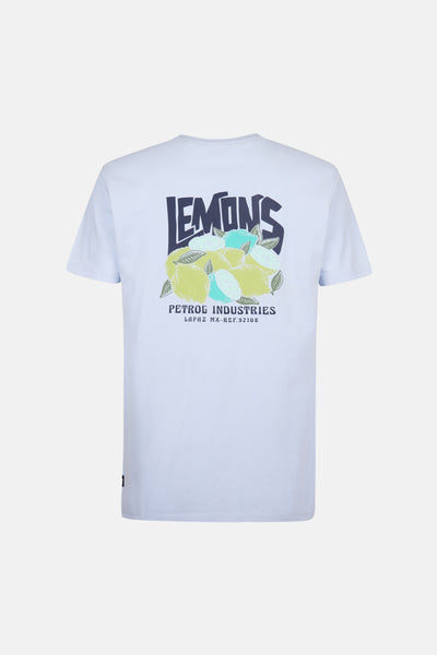 T-shirt bleu à manches courtes de Petrol Industries avec motif imprimé de citrons au dos.