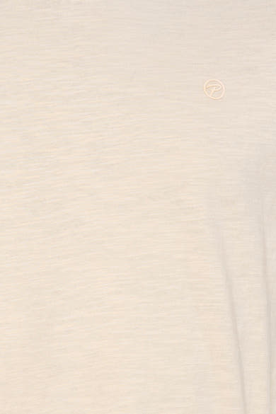 T-shirt à manches courtes écru de Petrol Industries®, avec un logo subtil et une texture chinée.