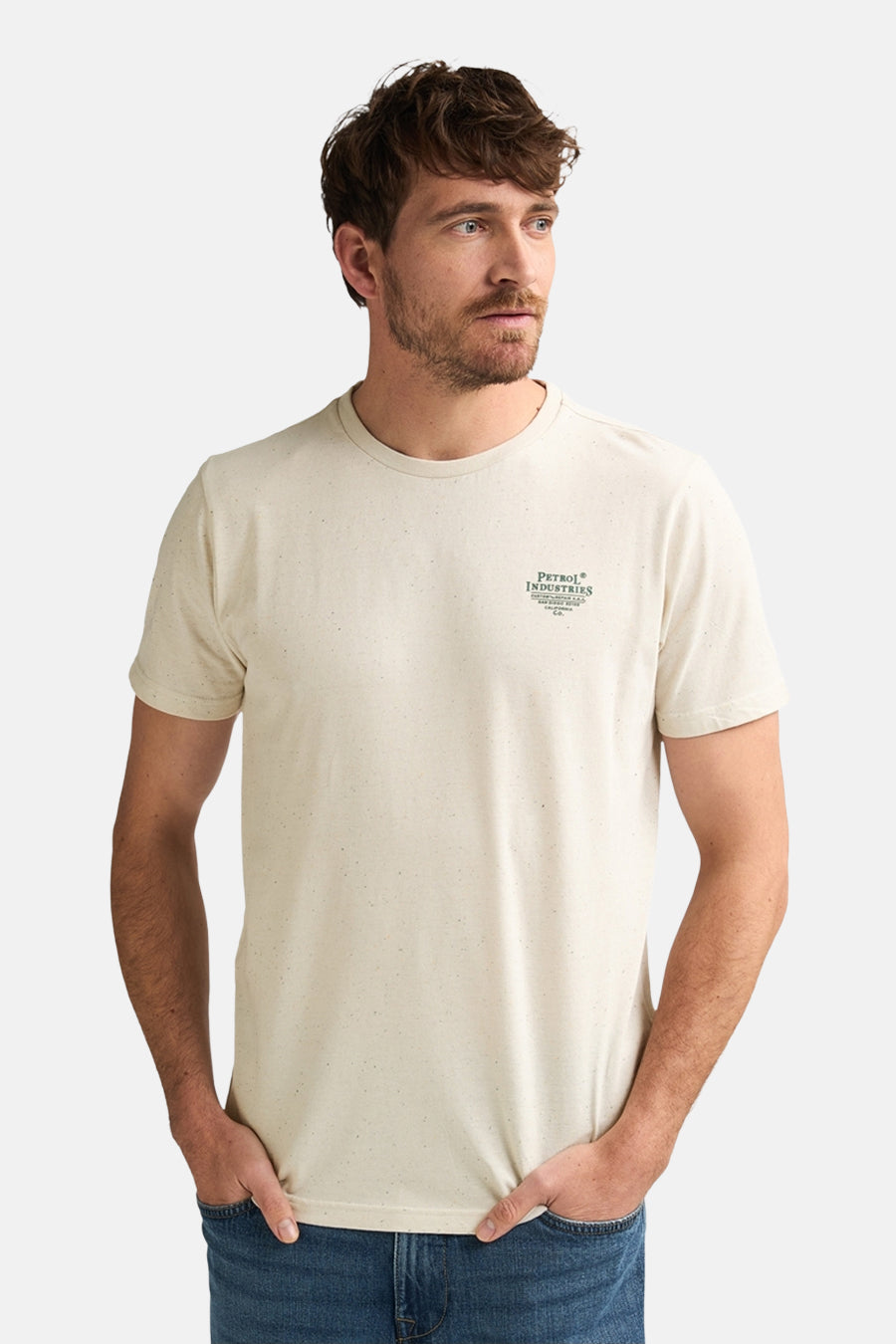 Beige T-shirt met korte mouwen van Petrol Industries®, met een opdruk van het logo op de borst.