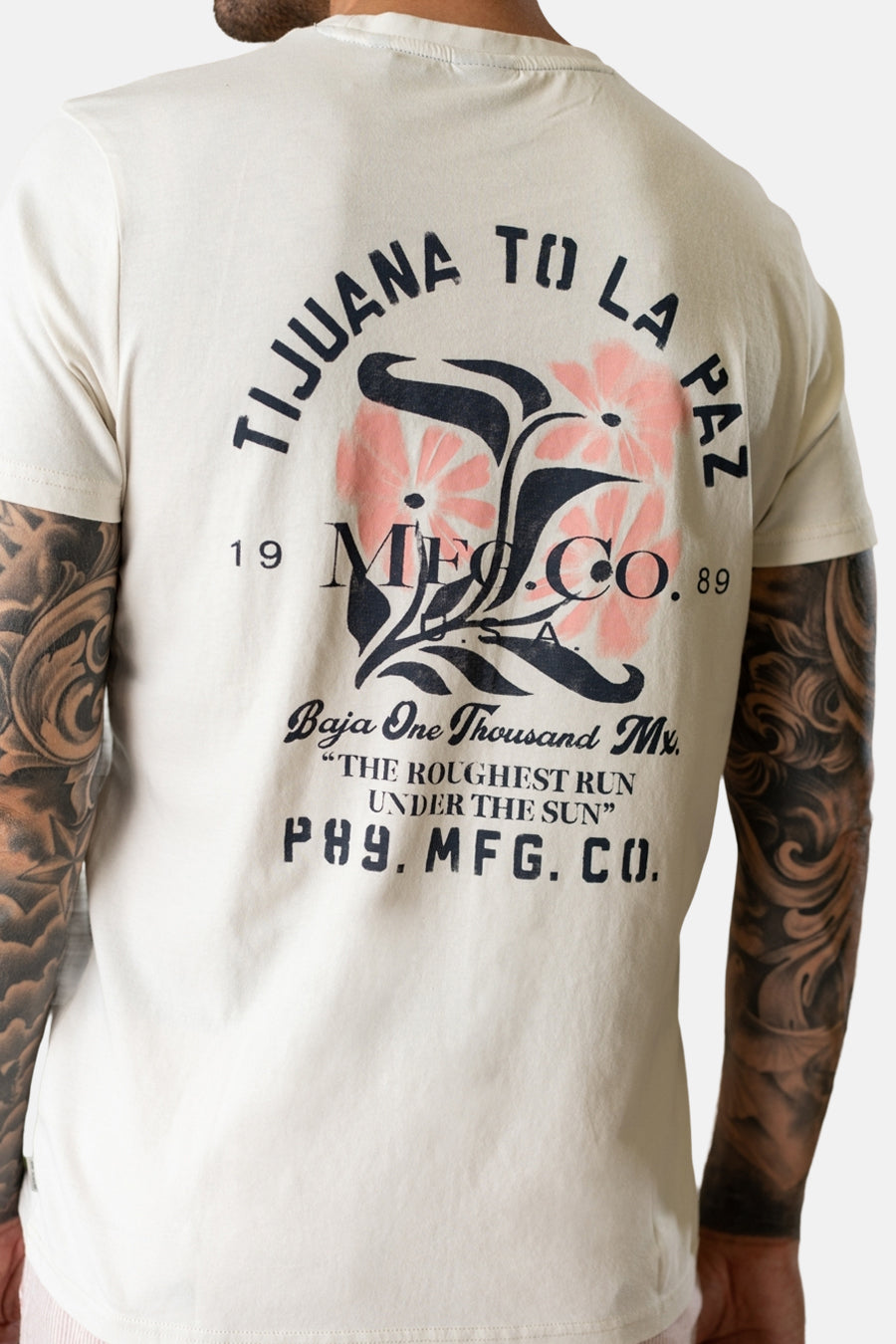 T-shirt à manches courtes écru de Petrol Industries®, avec un imprimé décoratif au dos.
