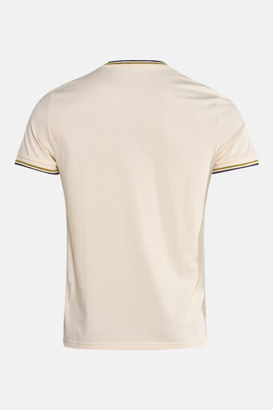 Ecru T-shirt met korte mouwen van FRED PERRY, met contrasterende strepen op de kraag en mouwen, achterzijde.