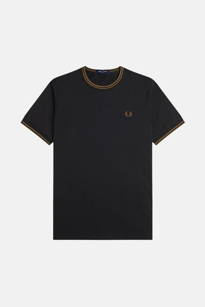 Zwart T-shirt met korte mouwen van FRED PERRY met contrasterende bies op de kraag en mouwen, geborduurd logo.