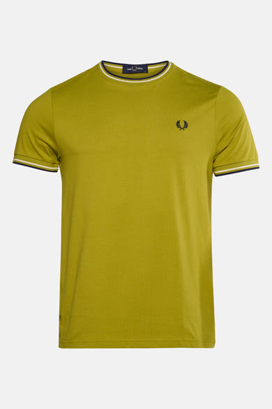 T-shirt à manches courtes vert de FRED PERRY, avec rayures contrastantes au col et aux manches, logo brodé.

