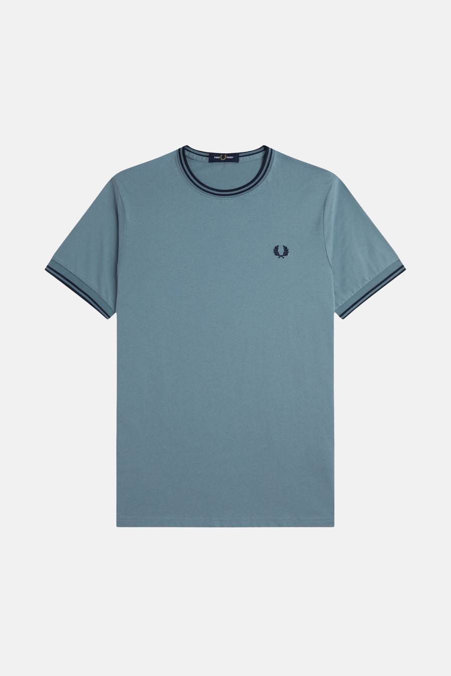 Blauwe T-shirt met korte mouwen van Fred Perry met contrasterende kraag en mouwboorden, geborduurd logo.