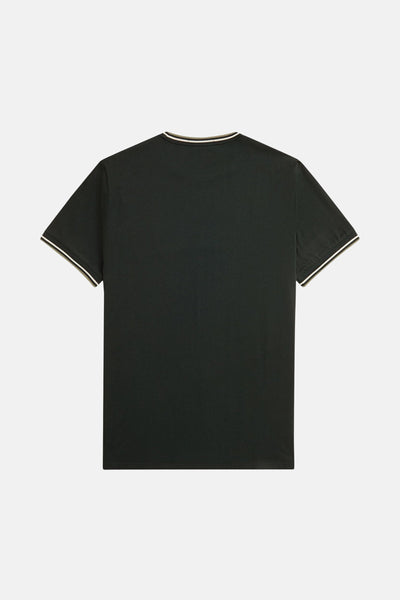 Groen T-shirt met korte mouwen van FRED PERRY, met gestreepte details op de kraag en mouwen, achterzijde.