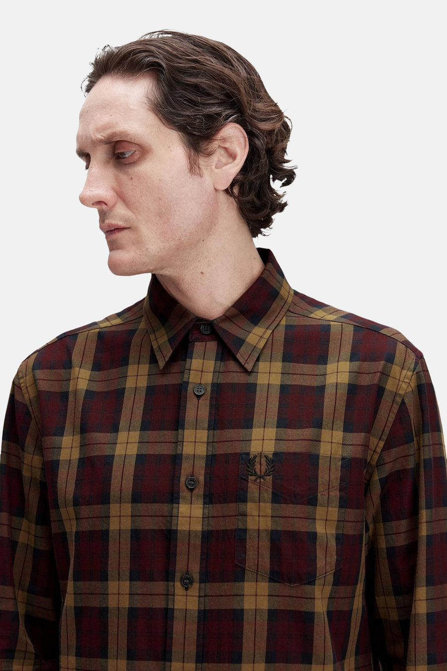 Multikleurig overhemd met lange mouwen van FRED PERRY, geruit en voorzien van een borstzak met geborduurd logo.