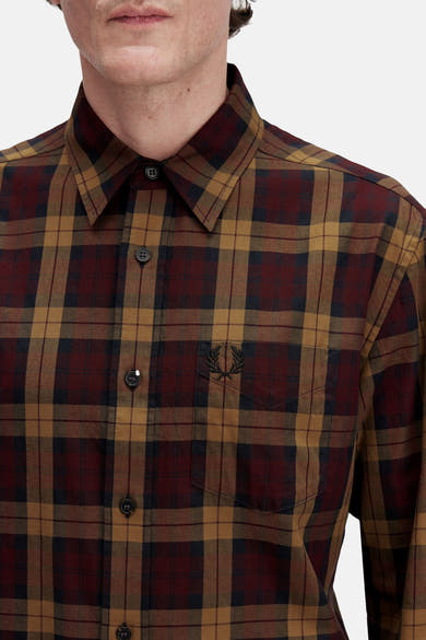 Multikleurig geruit overhemd van FRED PERRY, met geborduurd logo en borstzak.