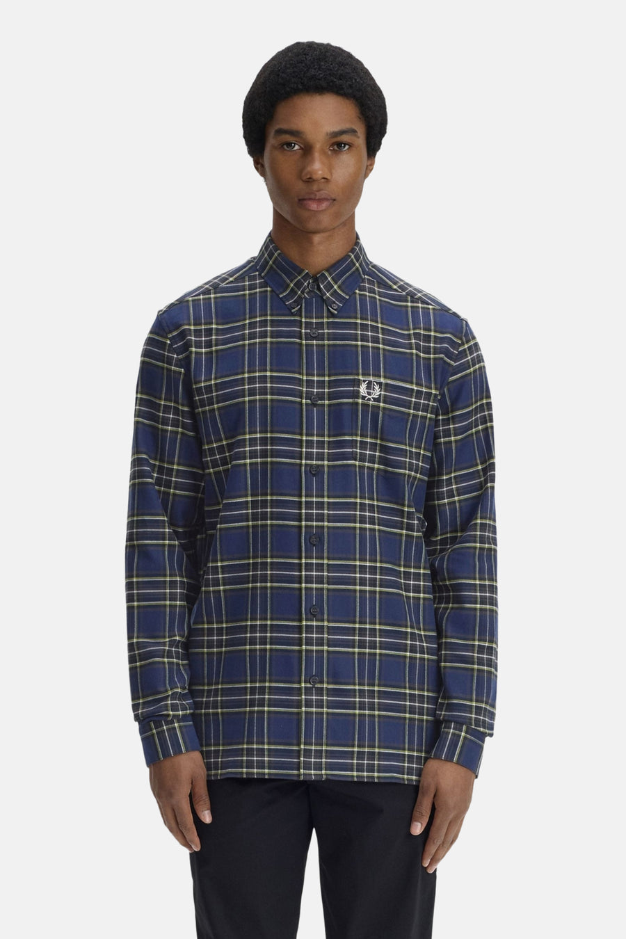 Blauwe Fred Perry overhemd met lange mouwen, geruit met geborduurd logo.