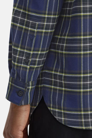 Blauw geruit overhemd met lange mouwen van Fred Perry, met knoopsluiting en geknoopte manchetten.