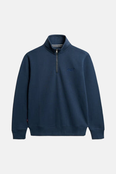 Blauwe trui met opstaande kraag van SUPERDRY met een zilveren ritssluiting en geborduurd logo.