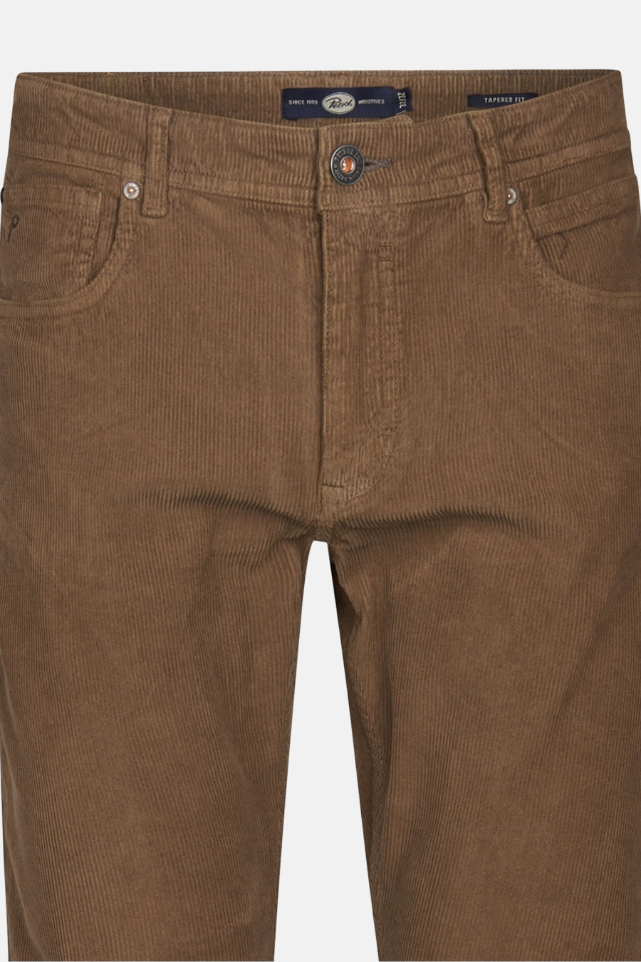 Pantalon beige en velours côtelé de Petrol Industries, avec poches avant et une coupe fuselée.