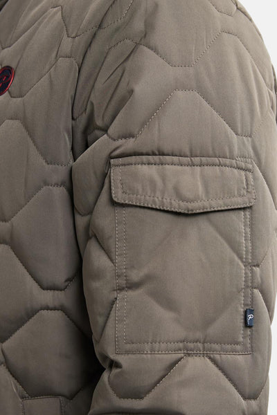 Veste courte grise par Petrol Industries, avec motif matelassé et poche plaquée.