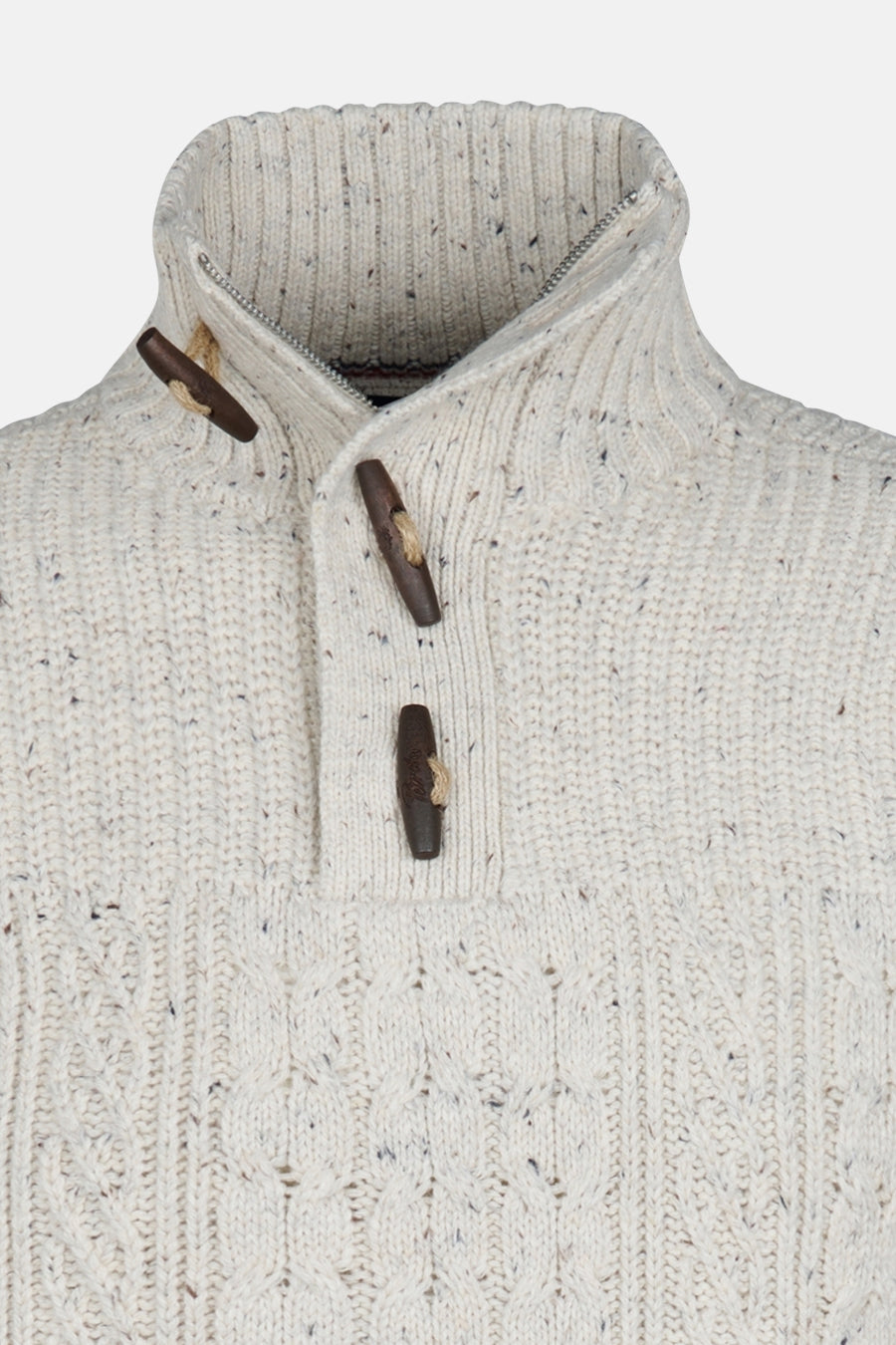 Pull écru en laine mélangée par Petrol Industries, avec col montant zippé et boutons brandebourg.