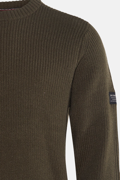 Kaki pullover met ronde hals van Petrol Industries, in ribgebreide stof met een embleem op de mouw.