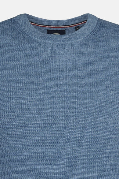 Ronde hals trui blauw van Petrol Industries®, met wafelstructuur en driekleurig detail bij de hals.