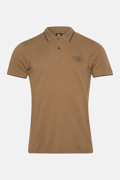 Beige poloshirt in piqué van Petrol Industries®, met bruin afgezette kraag en mouwen.