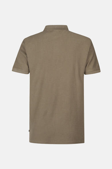 Groen poloshirt met korte mouwen van Petrol Industries, met een discrete pique-textuur en een klassieke pasvorm.
