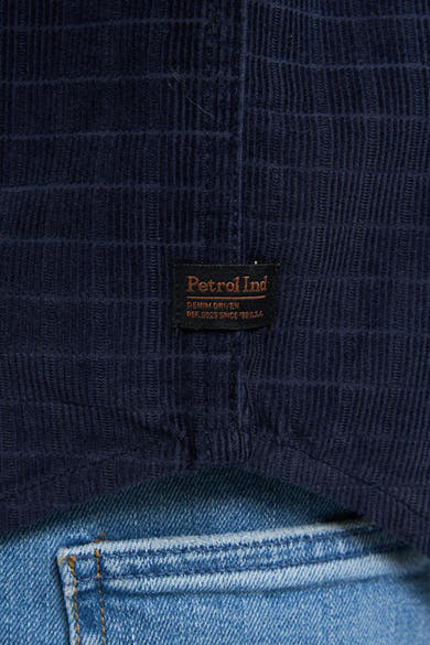 Blauwe ribfluwelen blouse met lange mouwen van Petrol Industries, met zichtbaar merklabel.
