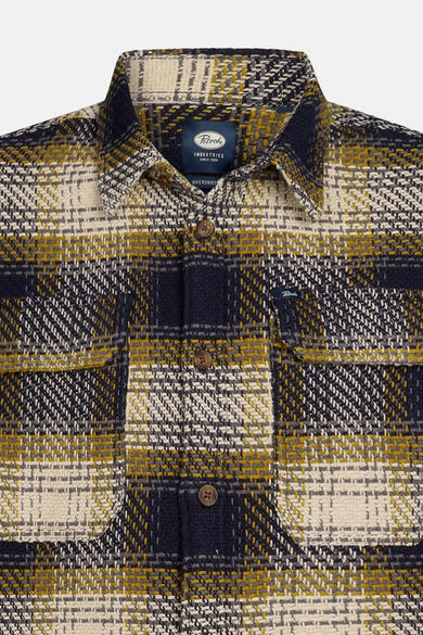 Geruite overshirt in blauw, geel en crème van Petrol Industries, met twee borstzakken met klep.