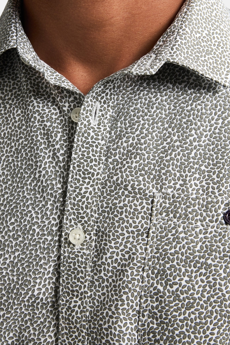 Groen overhemd met lange mouwen van Petrol Industries® met all-over klein bladerpatroon.