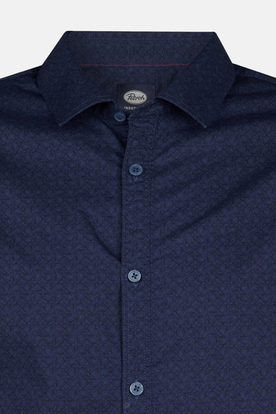 Chemise à manches longues bleue de Petrol Industries, avec un motif discret et une fermeture boutonnée.