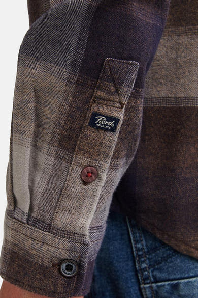Multikleuren overhemd met lange mouwen van Petrol Industries, met ruitpatroon en knoopdetails.