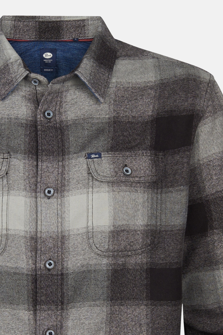 Zwart-grijze geruite blouse met lange mouwen van Petrol Industries, met borstzak met knoop.