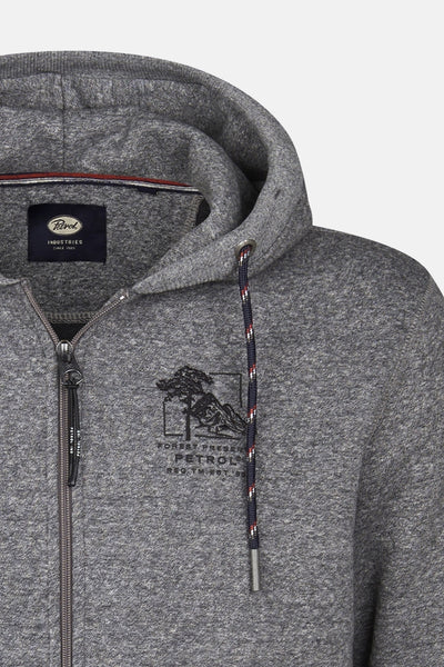 Sweat à capuche gris chiné de Petrol Industries avec cordon de serrage bicolore.