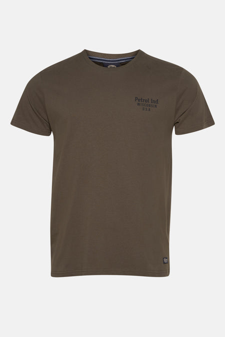 Groen T-shirt met korte mouwen van Petrol Industries, met zwarte tekstprint op de voorkant.