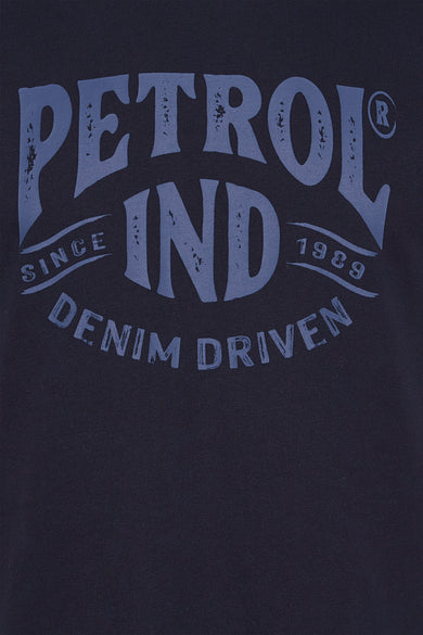 Blauw T-shirt met korte mouwen van Petrol Industries, bedrukt met het merklogo.